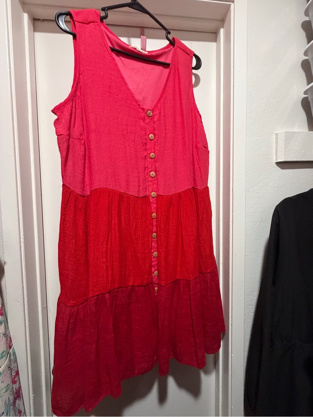 Sleeveless Red Tone Tiered Midi Dress with Button Front
